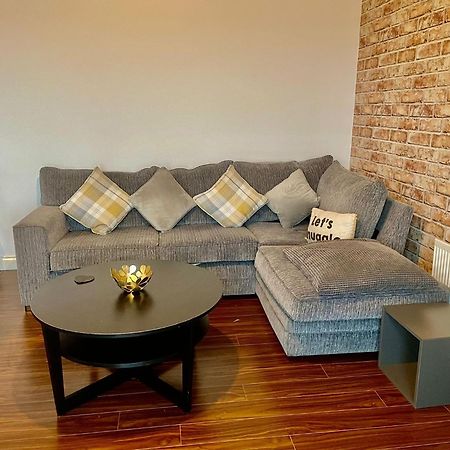 2 Bedroom City-Centre Apartment With Free Parking بلفاست المظهر الخارجي الصورة