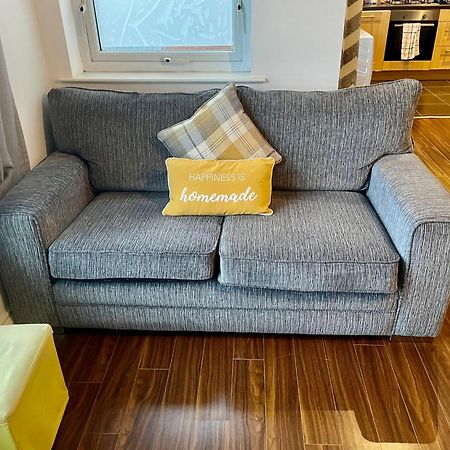 2 Bedroom City-Centre Apartment With Free Parking بلفاست المظهر الخارجي الصورة