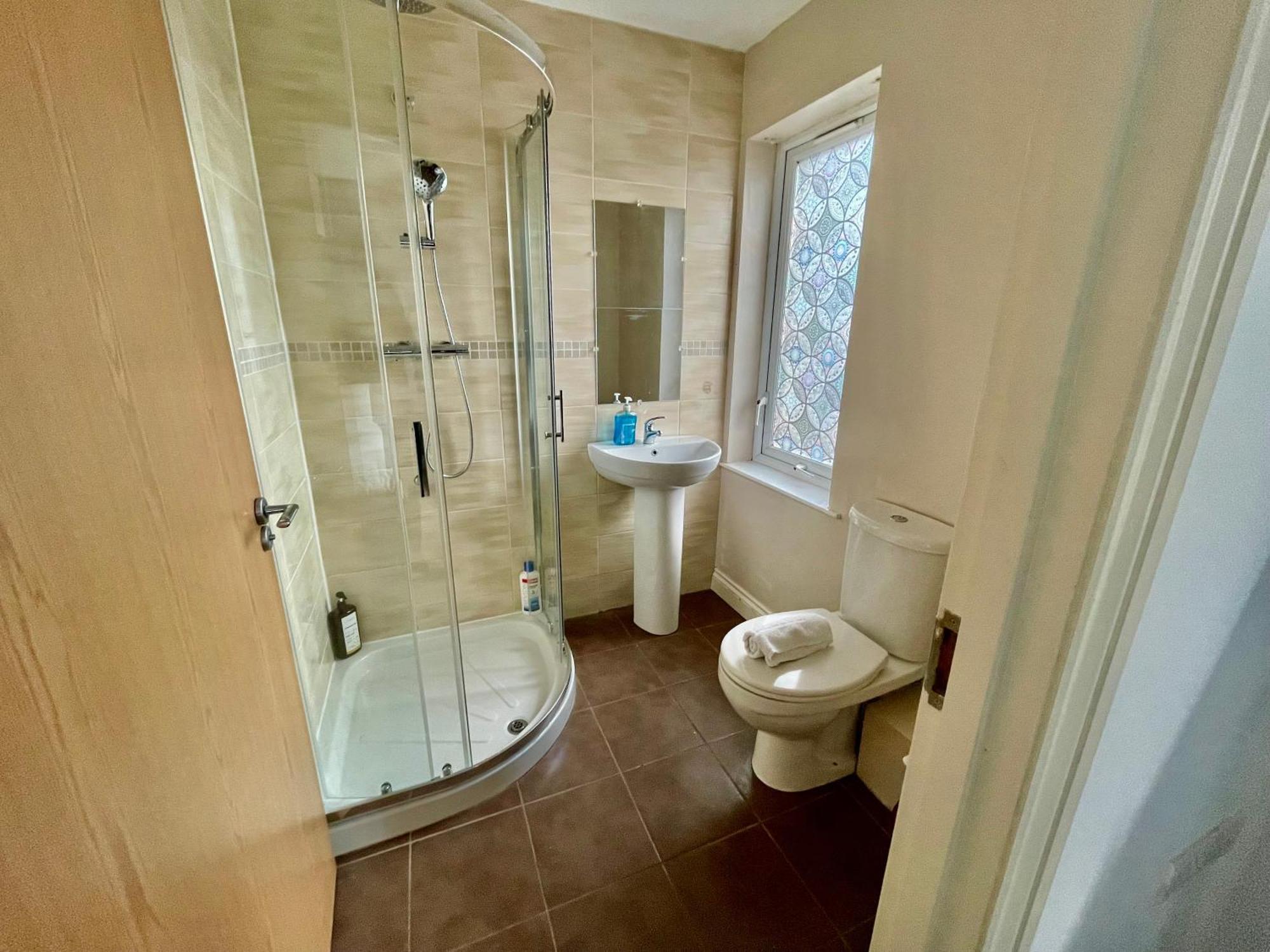 2 Bedroom City-Centre Apartment With Free Parking بلفاست المظهر الخارجي الصورة