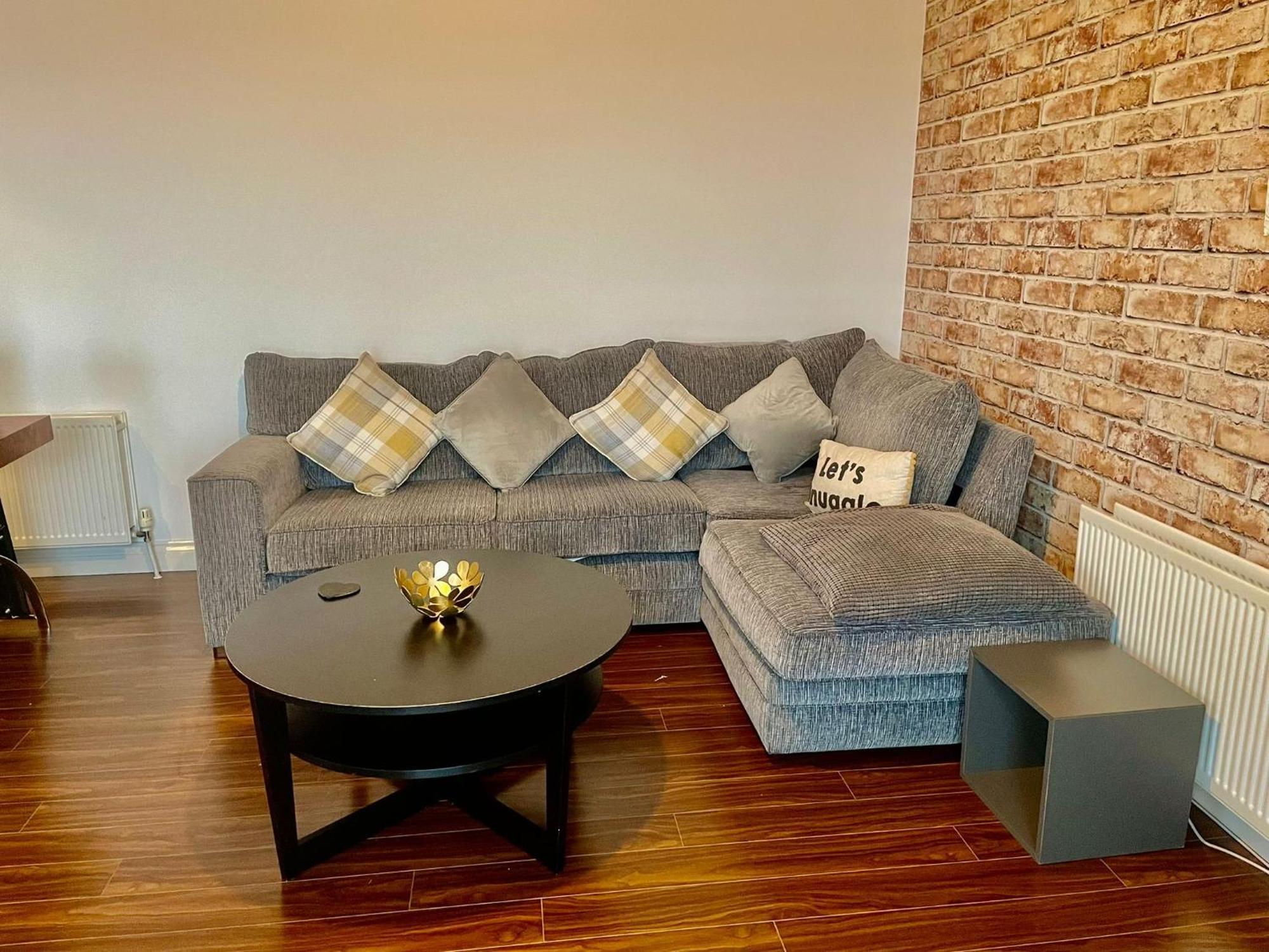2 Bedroom City-Centre Apartment With Free Parking بلفاست المظهر الخارجي الصورة